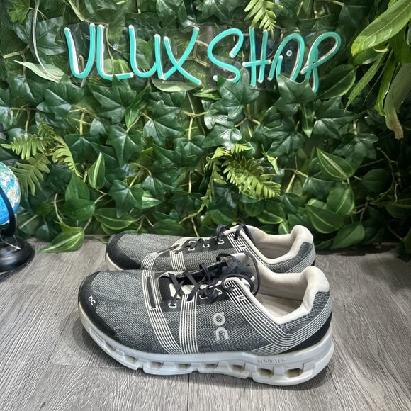 On Running CloudGo Men's Size 9.5 Running Athletic Shoes Black Gray Sneakers - Picture 4 of 11